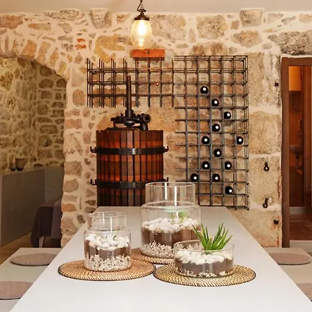 Four-bedroom Holiday In Prázdninový dům Bol